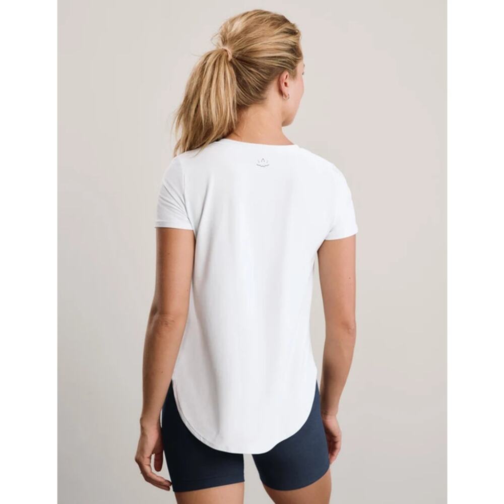 Beyond Yoga Featherweight On The Down Short Sleeve Activewear Top White XL NWT - Picture 2 of 9